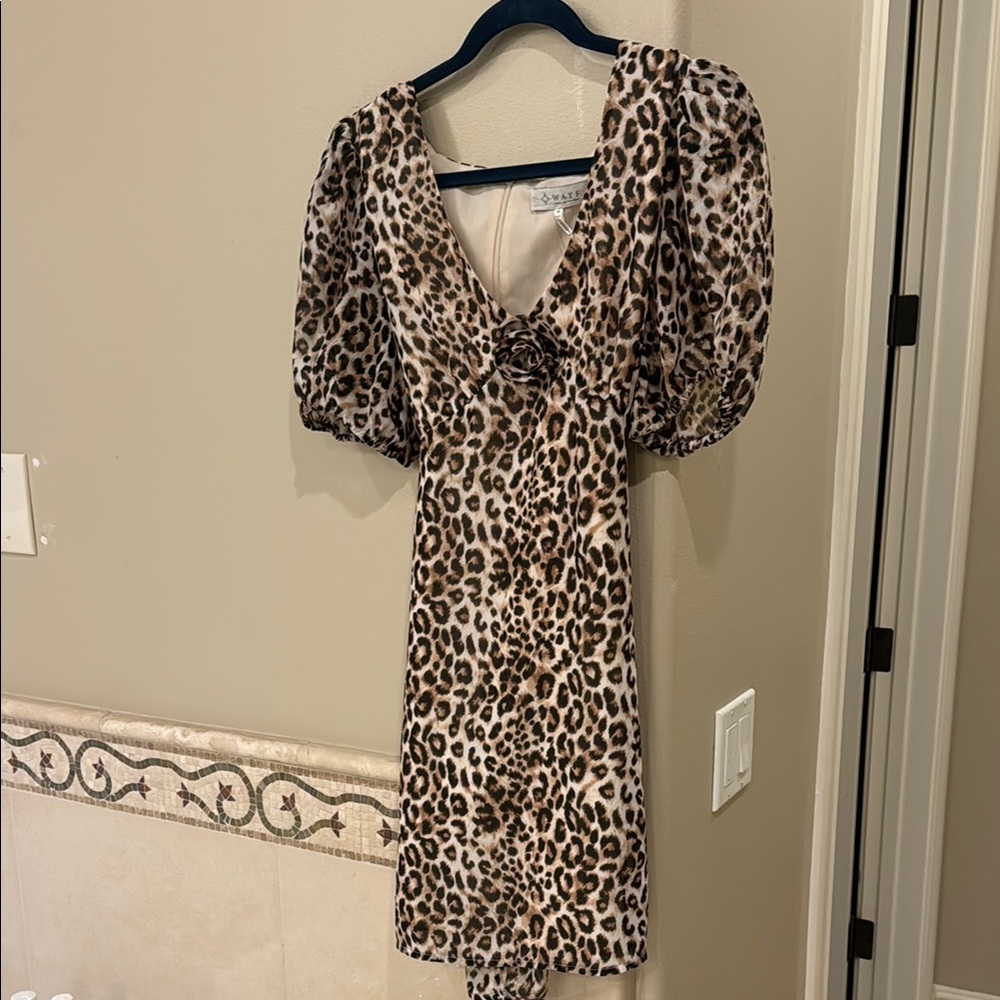 Wayf beautiful leoard dress with bubble sleeves